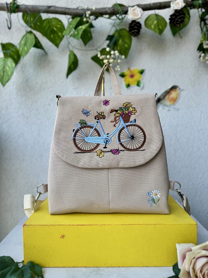 Krem Bisiklet Nakışlı Sırt Çantası