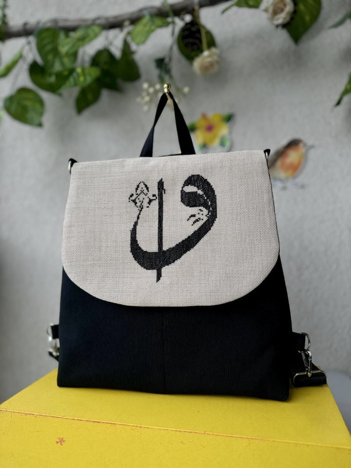 Siyah Vav Elif Kanaviçe İşlemeli Sırt Çantası
