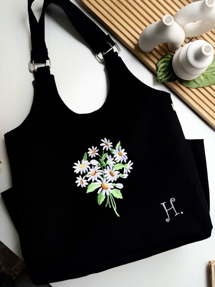 Siyah Papatya Nakışlı Omuz Çantası