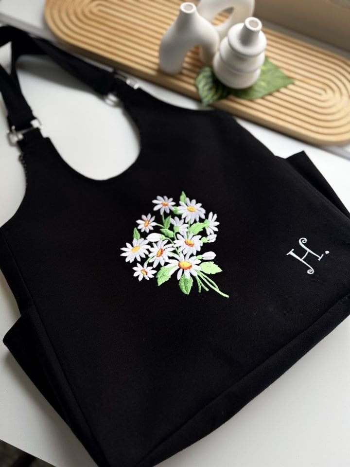 Siyah Papatya Nakışlı Omuz Çantası