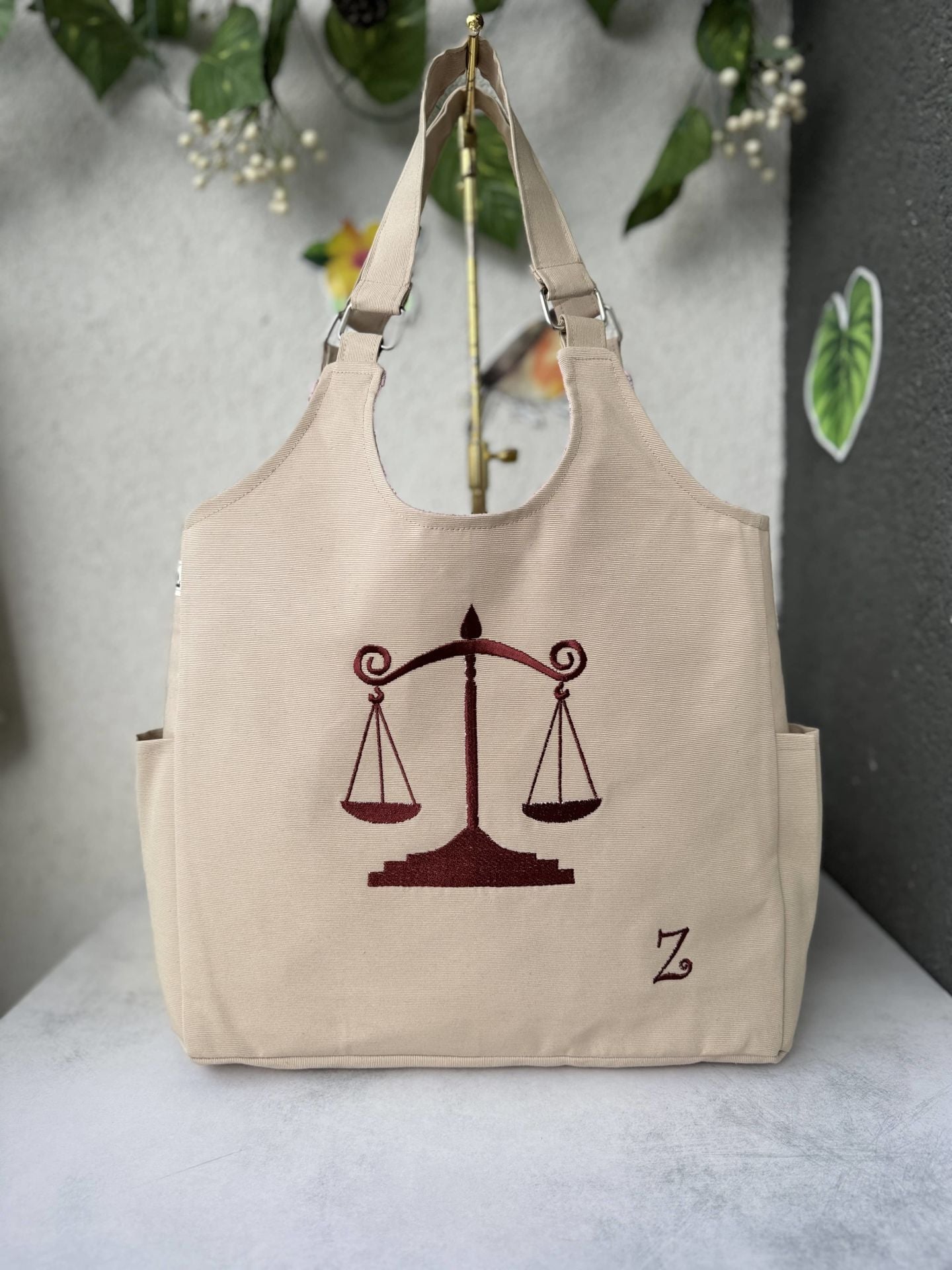 Krem Terazi Nakışlı Omuz Çantası