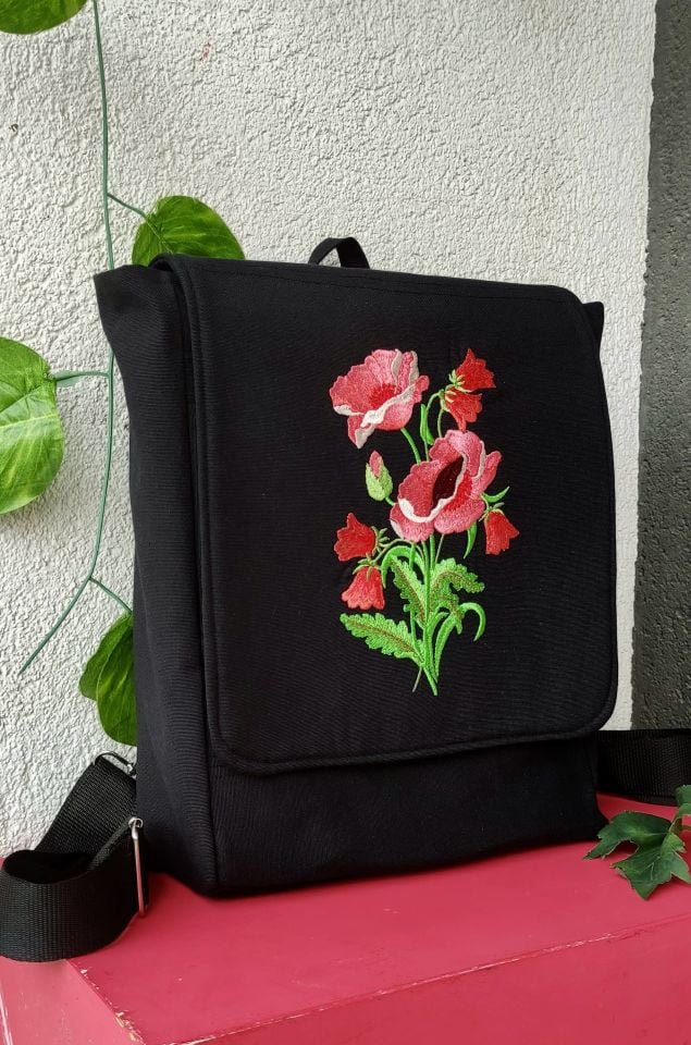 Siyah Karanfil Nakışlı Laptop Çantası