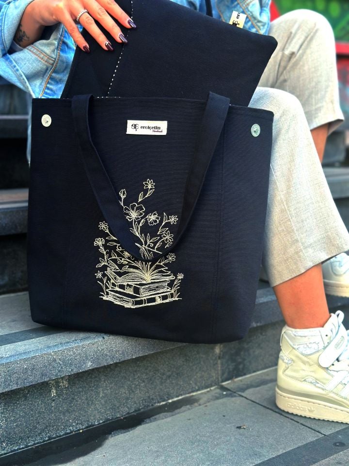 Çiçekli Sayfalarım Nakışlı Omuz Çantası