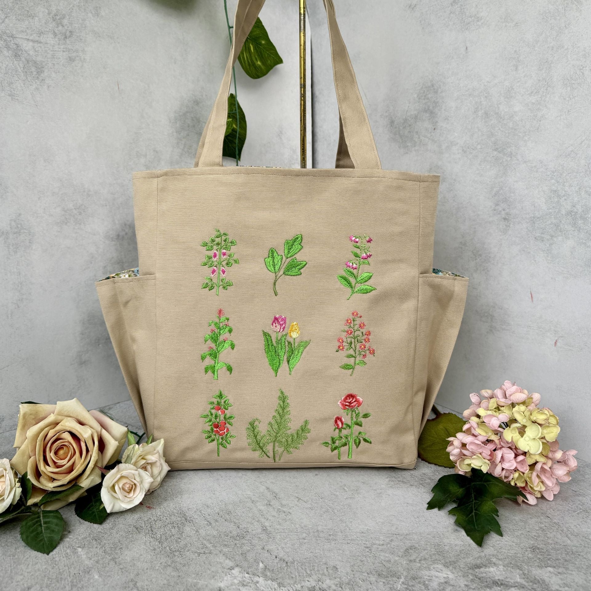 Krem Çiçek Nakışlı Omuz Çantası