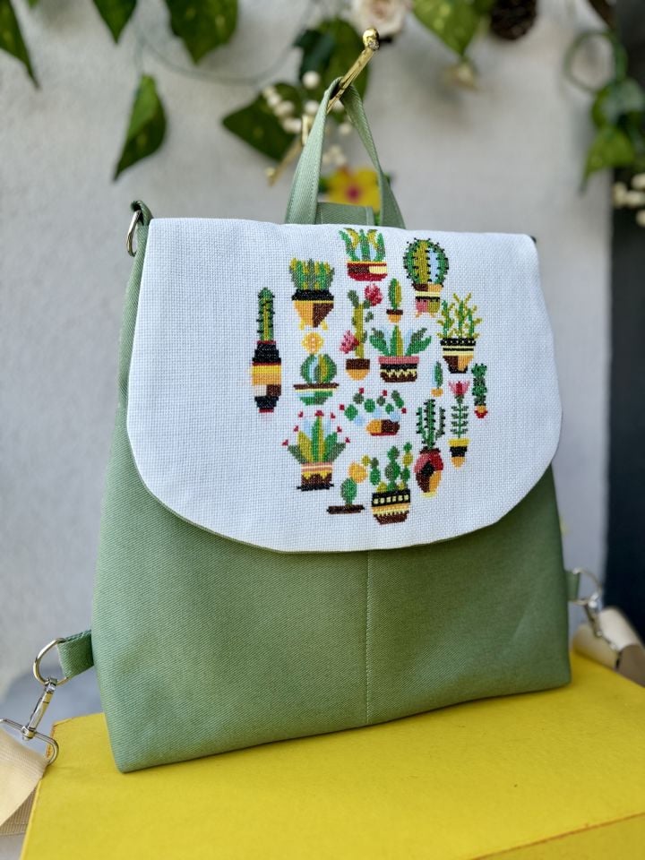 Yeşil Kaktüs Bahçesi Kanaviçe İşlemeli Sırt Çantası