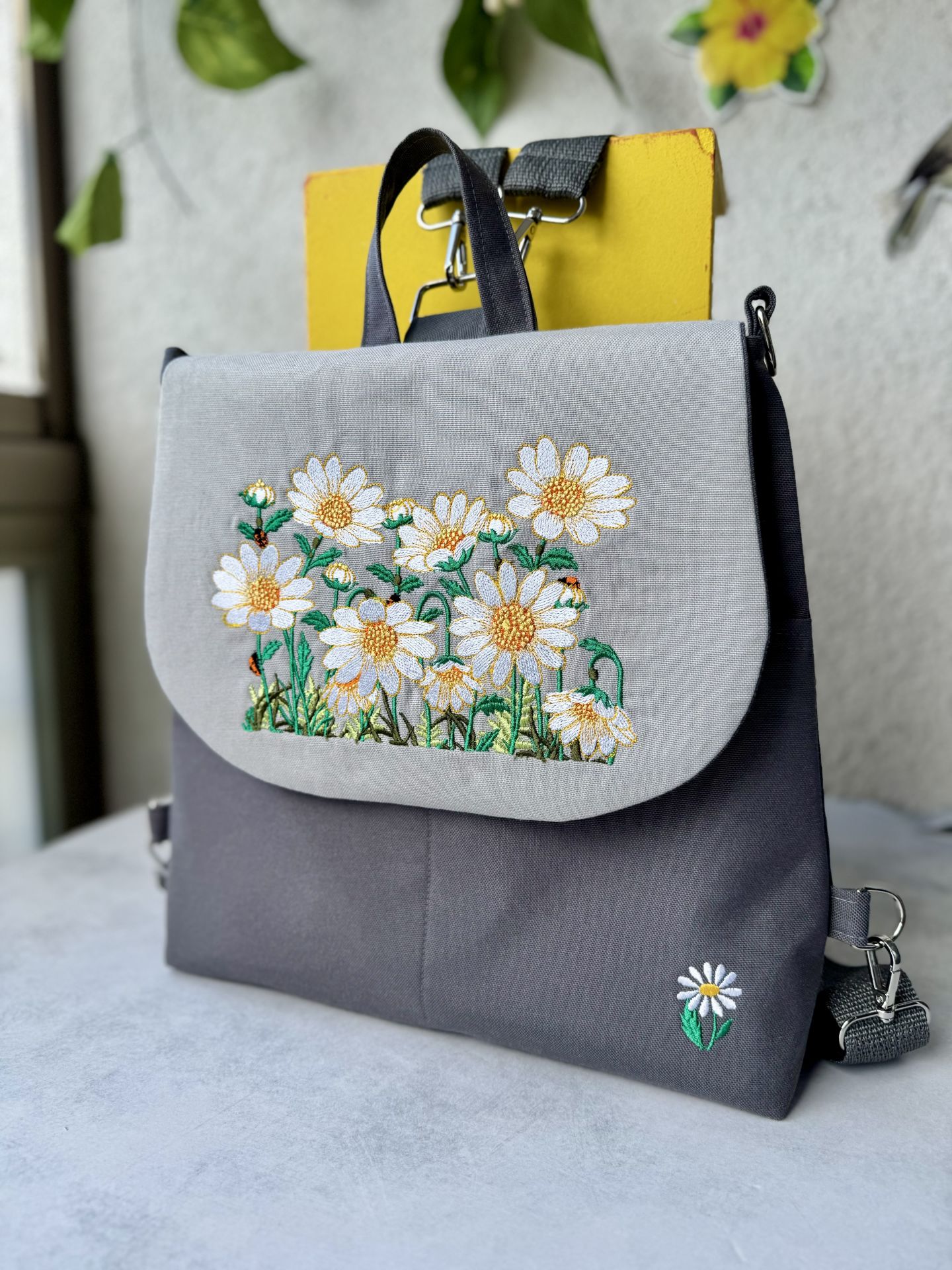 Antrasit Papatya Nakışlı Sırt Çantası