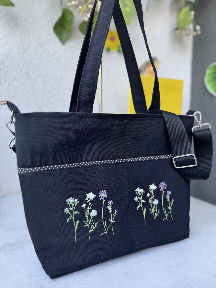 Siyah Çiçekli Omuz Çantası