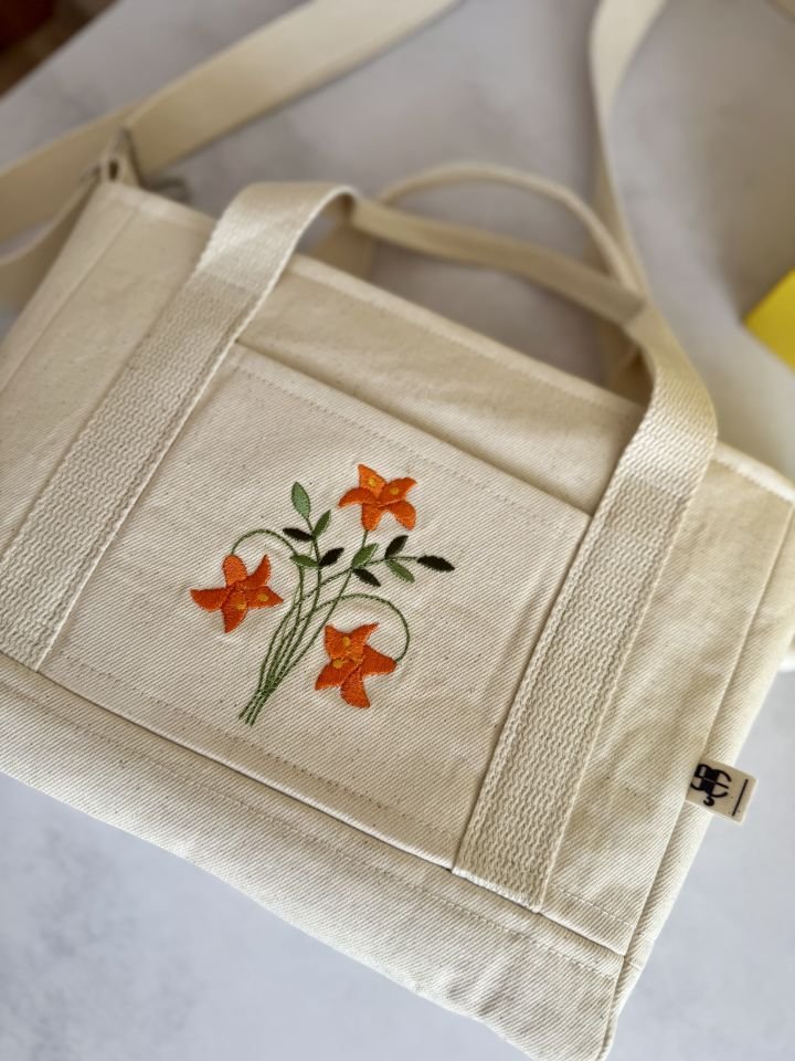 Krem Kardelen Nakışlı Omuz Çantası