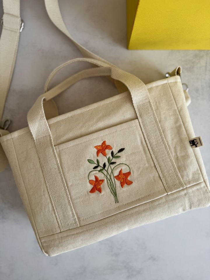 Krem Kardelen Nakışlı Omuz Çantası