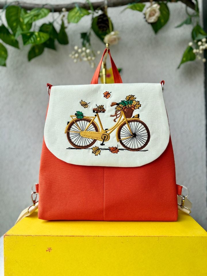 Turuncu Bisiklet Nakışlı Sırt Çantası
