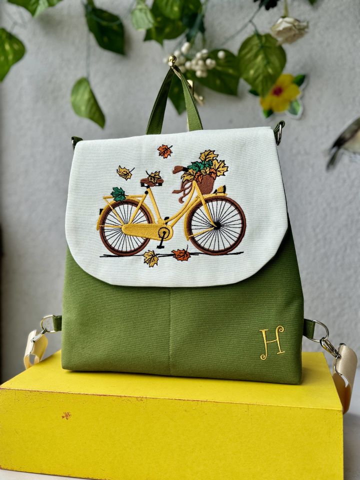 Yeşil Bisiklet Nakışlı Sırt Çantası