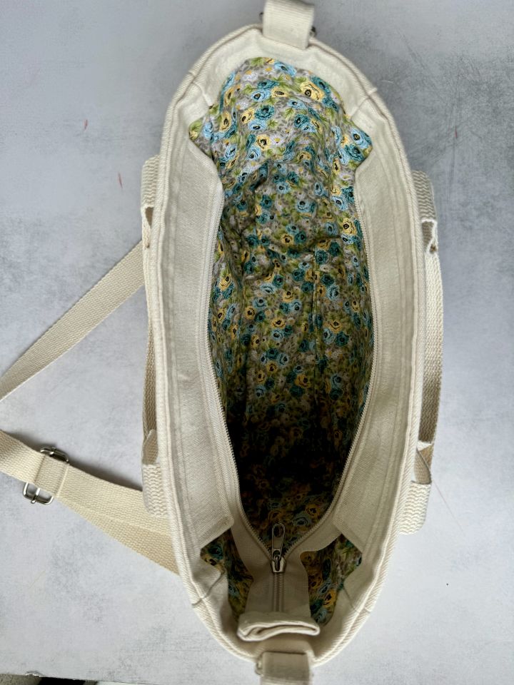 Krem Ayçiçek Nakışlı Omuz Çantası