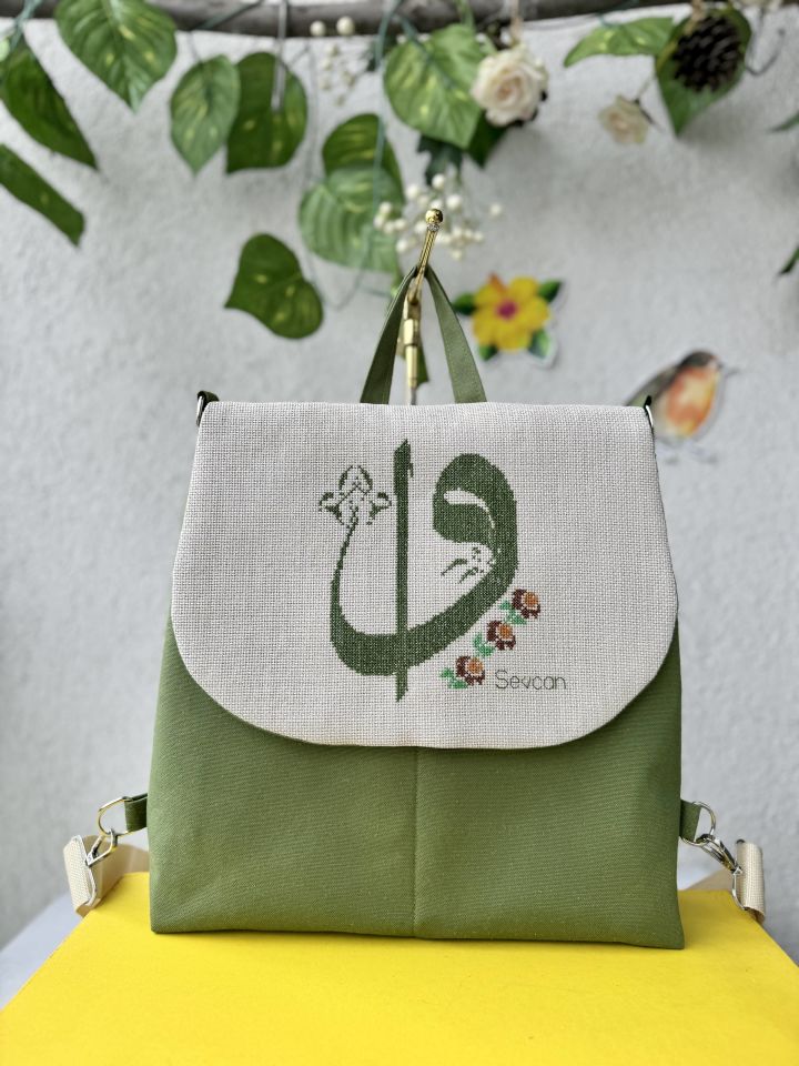 Yeşil Vav Elif Kanaviçe İşlemeli Sırt Çantası