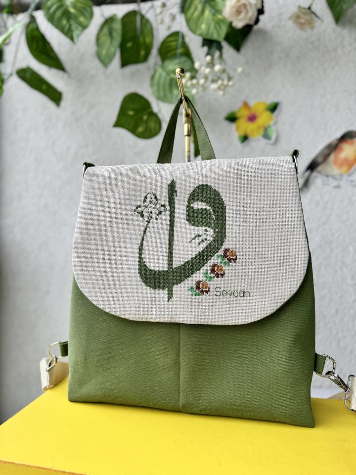 Yeşil Vav Elif Kanaviçe İşlemeli Sırt Çantası