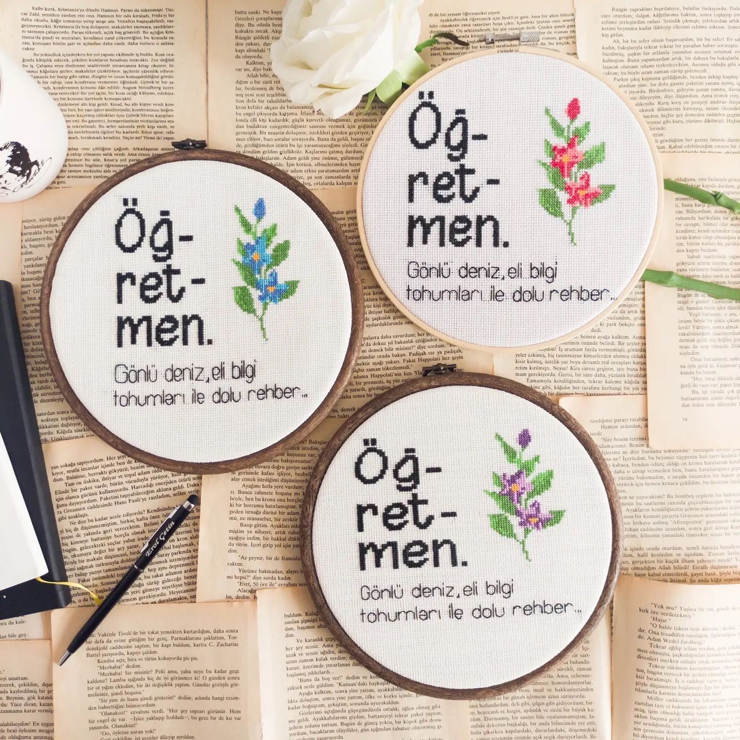 Öğretmen İşlemeli Kanaviçe Pano