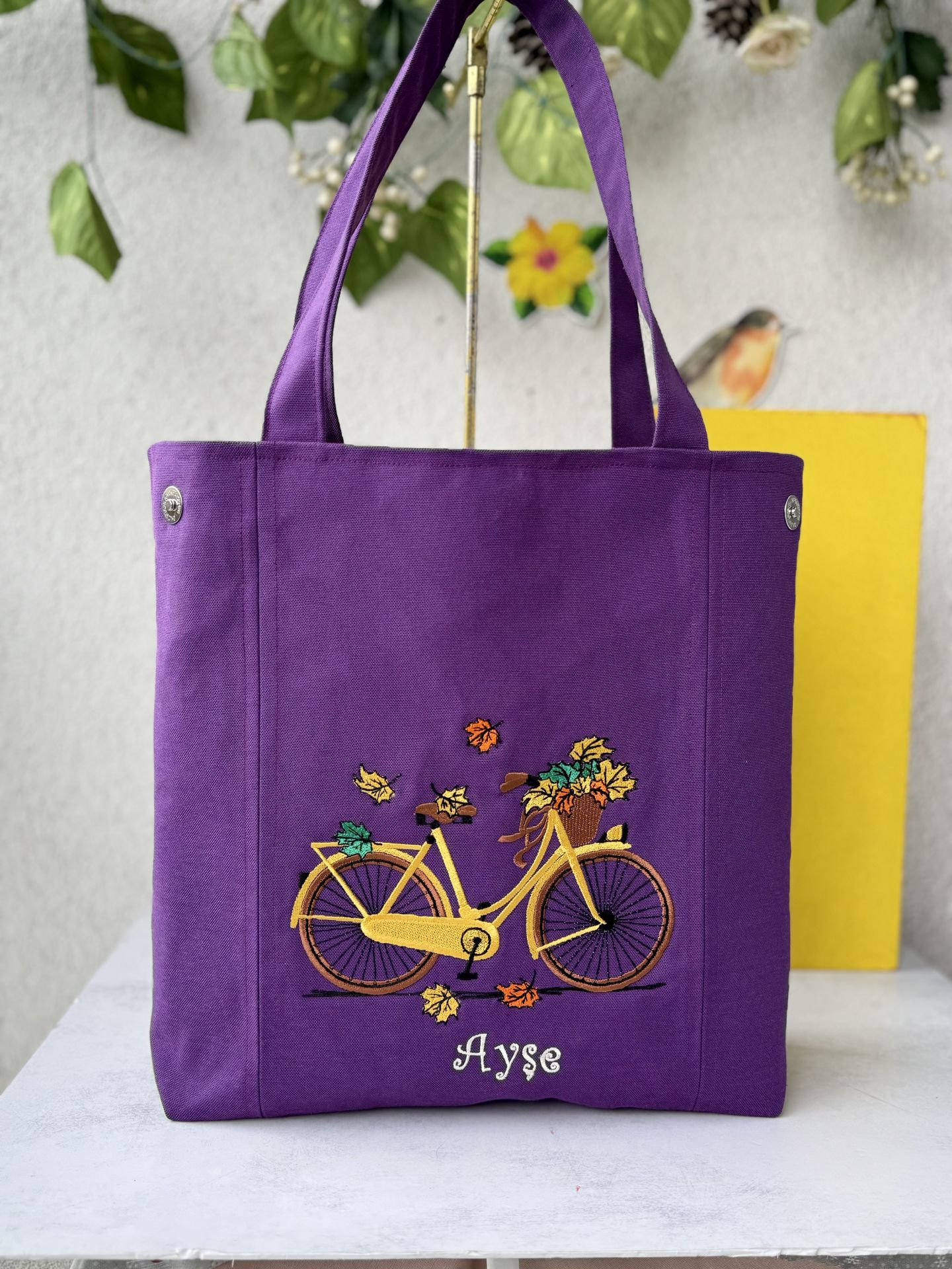 Mor Bisiklet Nakışlı Omuz Çantası