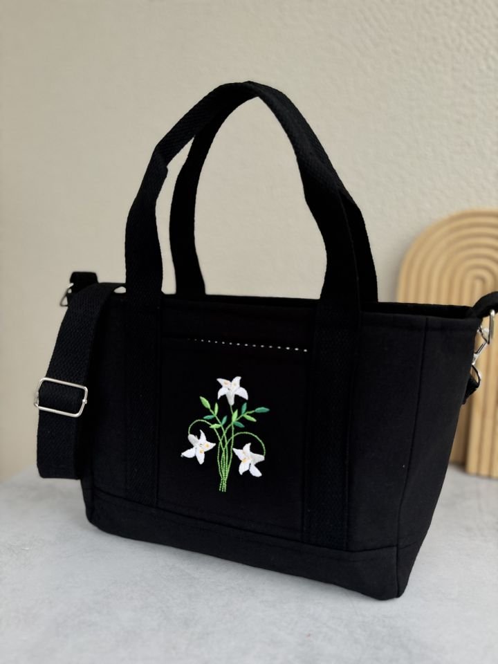 Siyah Kardelen Çiçeği Nakışlı Omuz Çantası