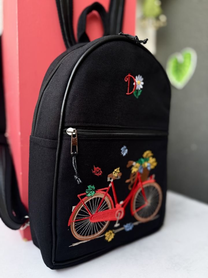 Rose Serisi Siyah Bisiklet Nakışlı Sırt Çantası