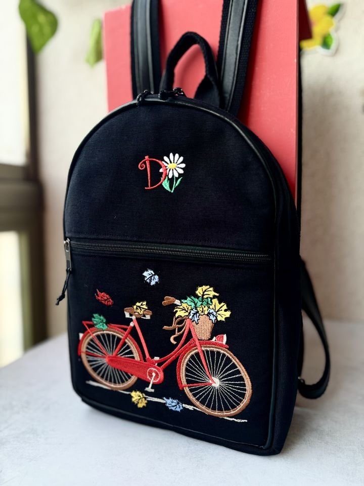 Rose Serisi Siyah Bisiklet Nakışlı Sırt Çantası