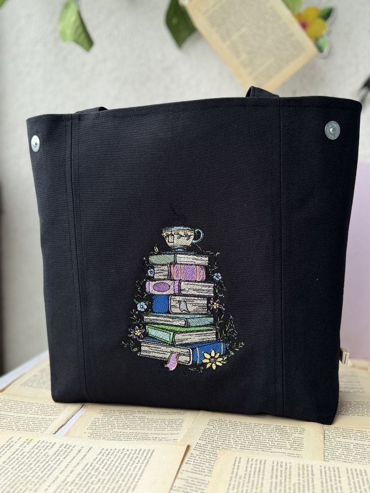 Siyah Kitap Nakışlı Omuz Çantası