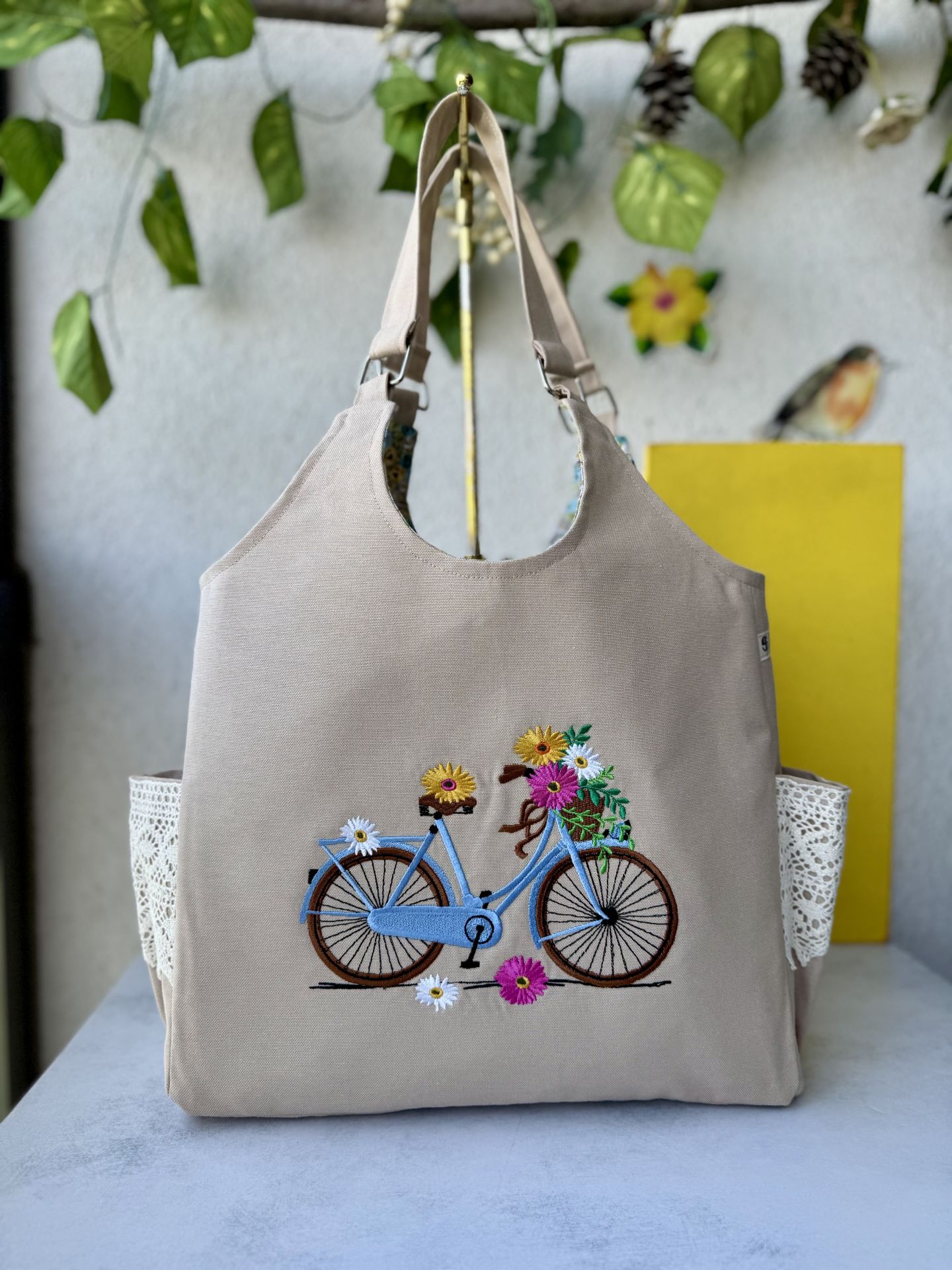 Krem Bisikletli Yaz Bahçesi Dantelli Omuz Çantası