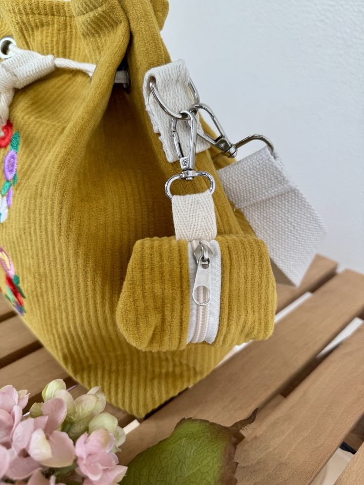 Grace Serisi Hardal Fitilli Kadife Harfli Bucket Omuz Çantası