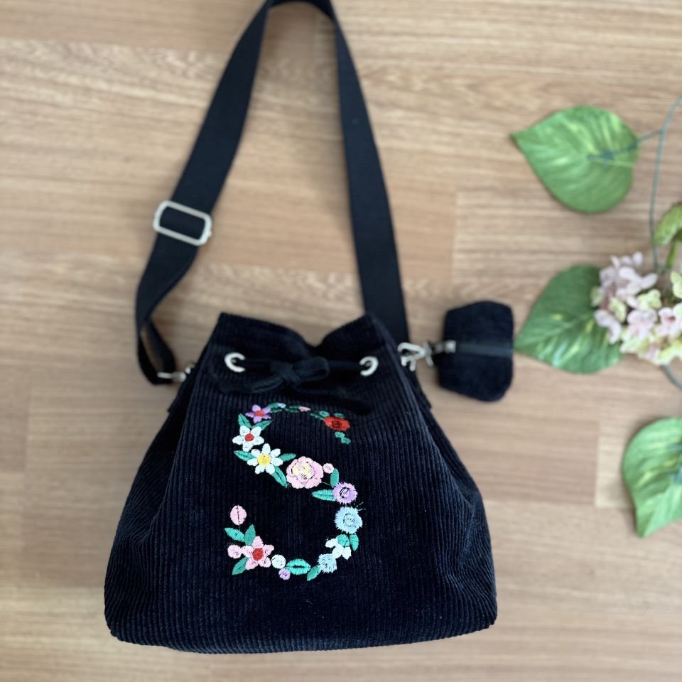 Grace Serisi Siyah Fitilli Kadife Harfli Bucket Omuz Çantası