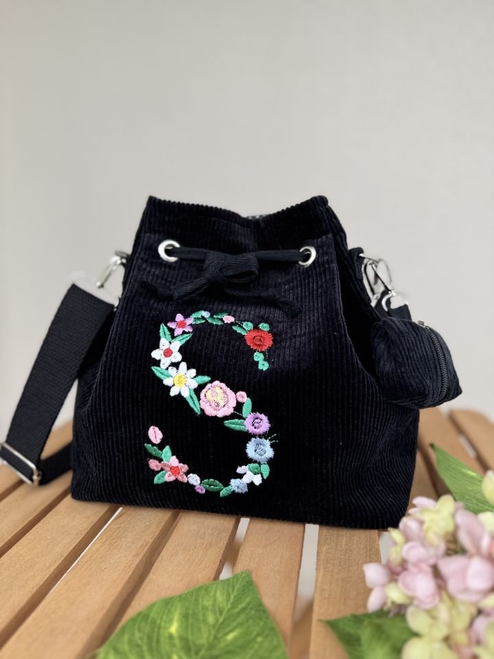 Grace Serisi Siyah Fitilli Kadife Harfli Bucket Omuz Çantası