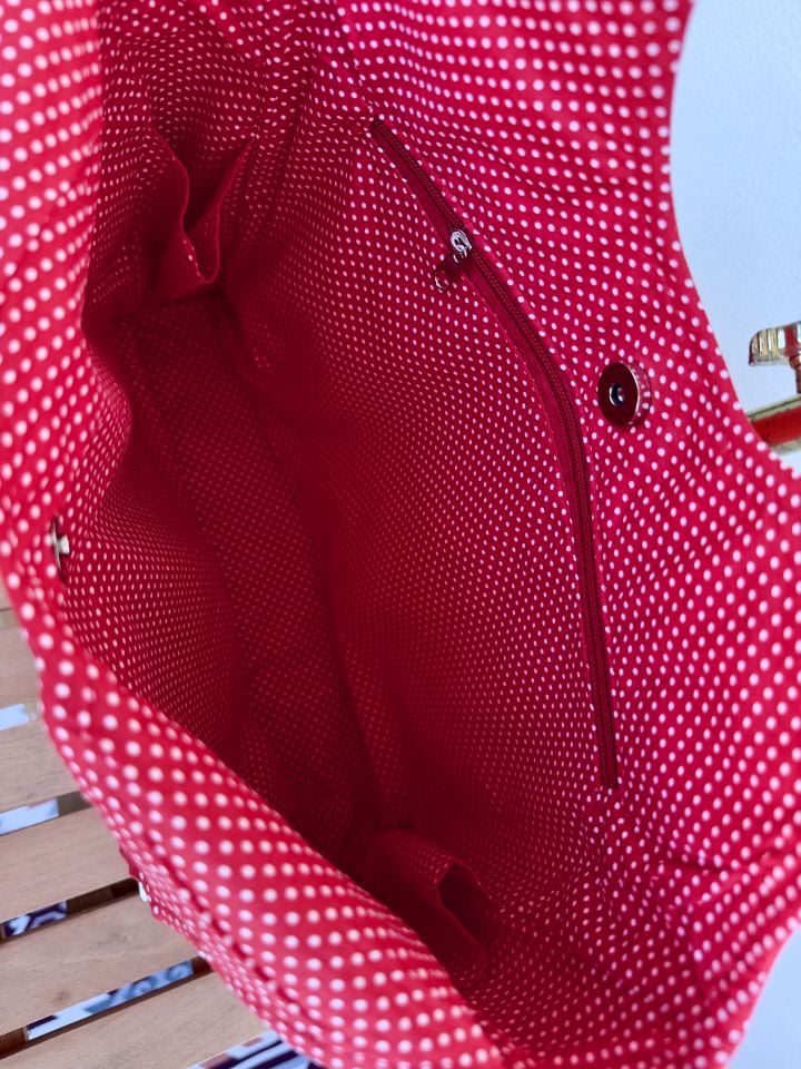 Kırmızı Çiçekli Woswos Nakışlı Omuz Çantası