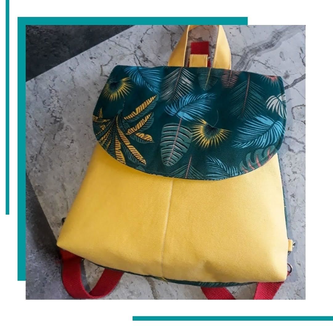 Yaprak Desenli Sırt Çantası