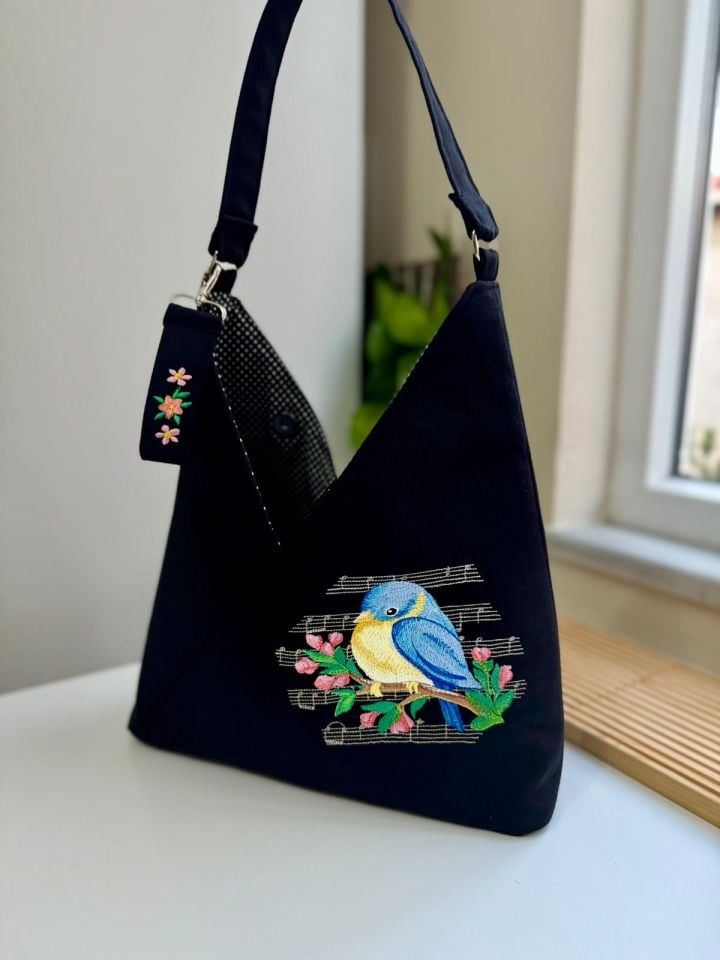 Prizma Model Siyah Notalı Kuşlu Omuz Çantası