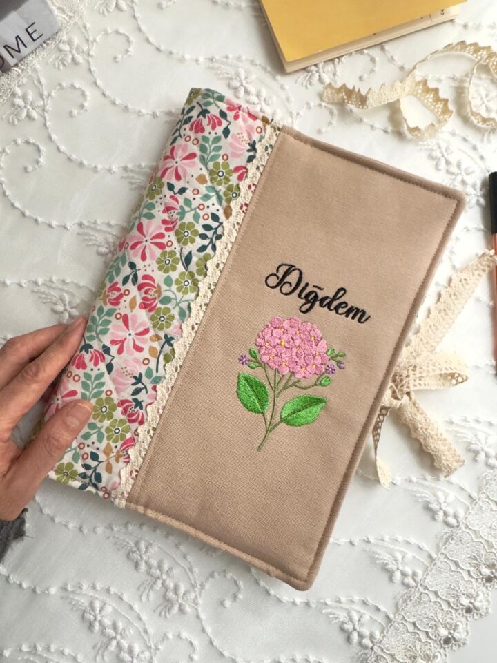 Krem Çiçekli Kişiye Özel Kitap Kılıfı Organizer