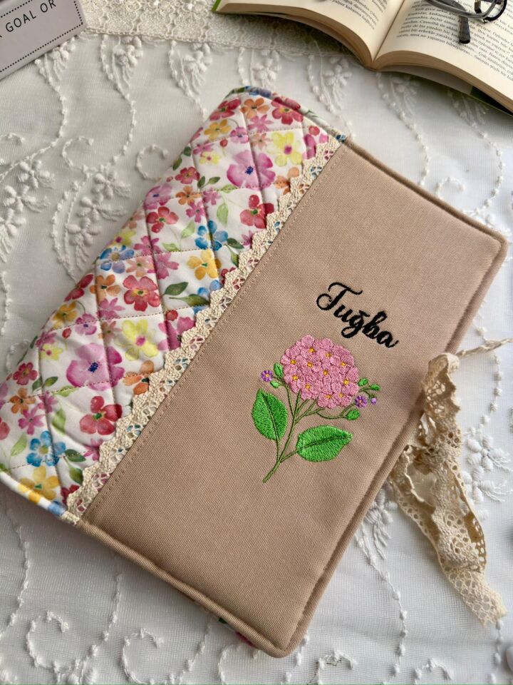 Krem Çiçekli Kişiye Özel Kitap Kılıfı Organizer