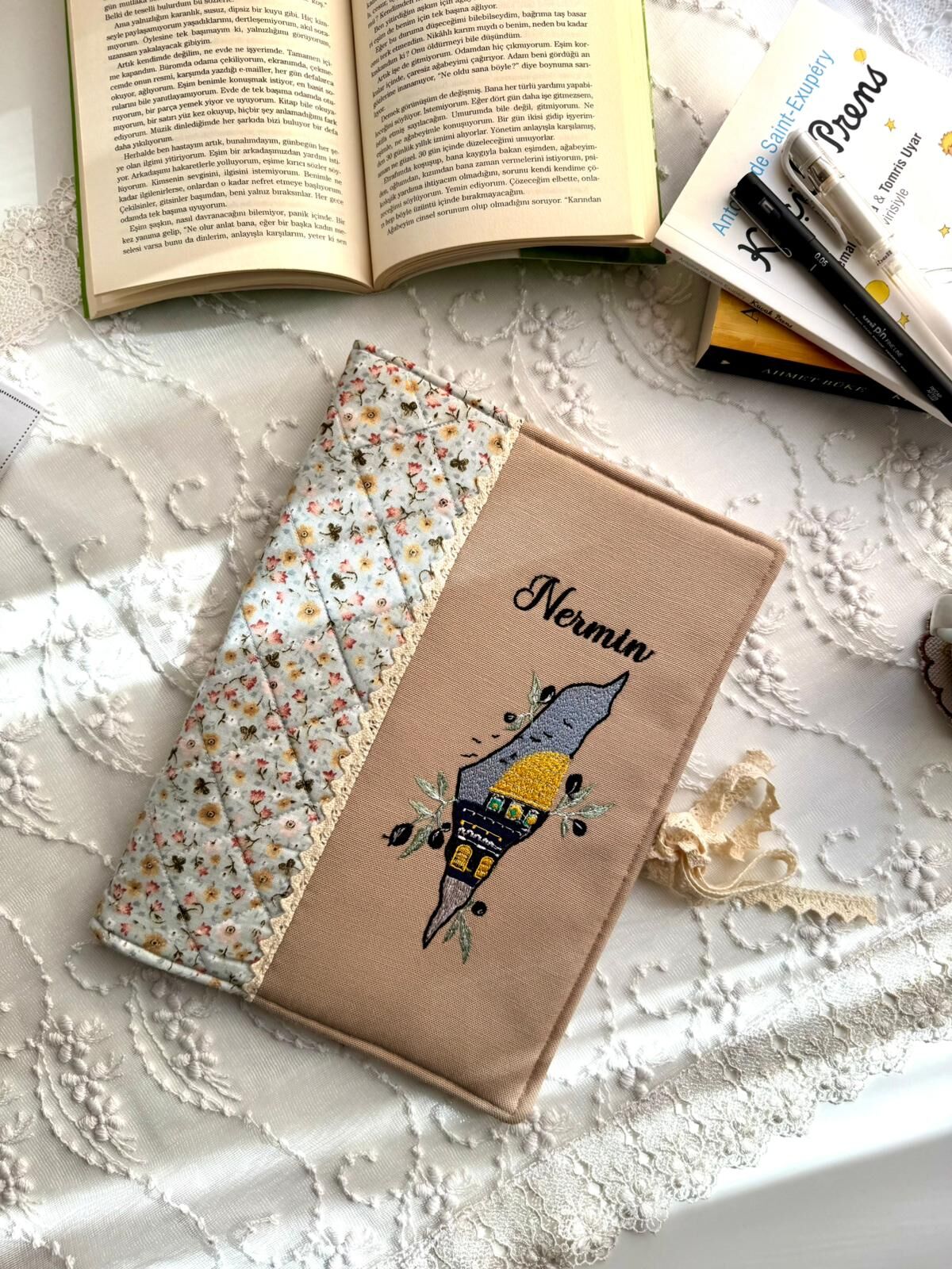 Krem Mescid-i Aksa Nakışlı Kişiye Özel Kitap Kılıfı Organizer